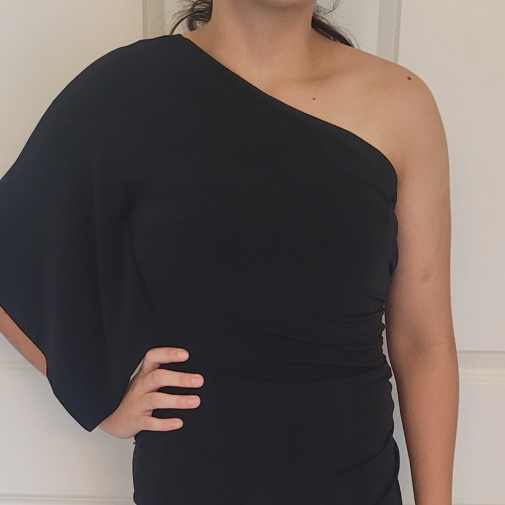 One shoulder dress - Picture 4 of 7
